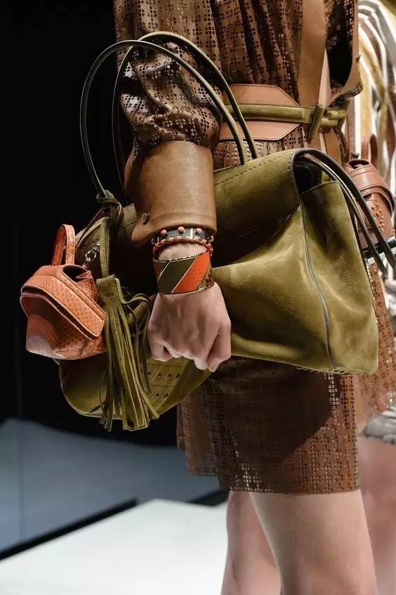 花了几千刀买的奢侈品包包究竟是什么鬼？！