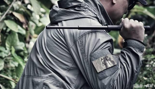 机械棍防身,狭小空间防身机械甩棍