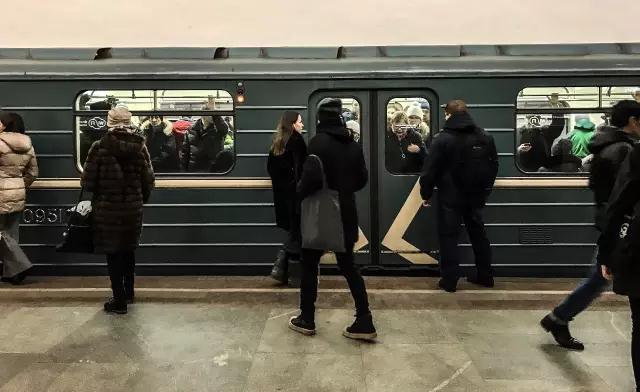 带三个美女自驾中国,自驾房车欧洲之旅