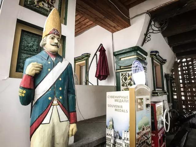 带三个美女自驾中国,自驾房车欧洲之旅