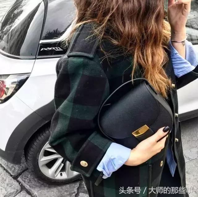 王菲复出后背的第一只包居然是它？