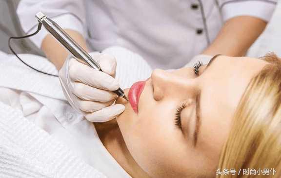 给自己的新年礼物阿玛尼口红,给自己的新年礼物