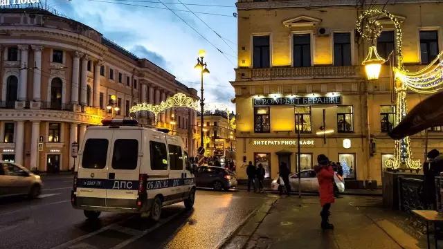 带三个美女自驾中国,自驾房车欧洲之旅