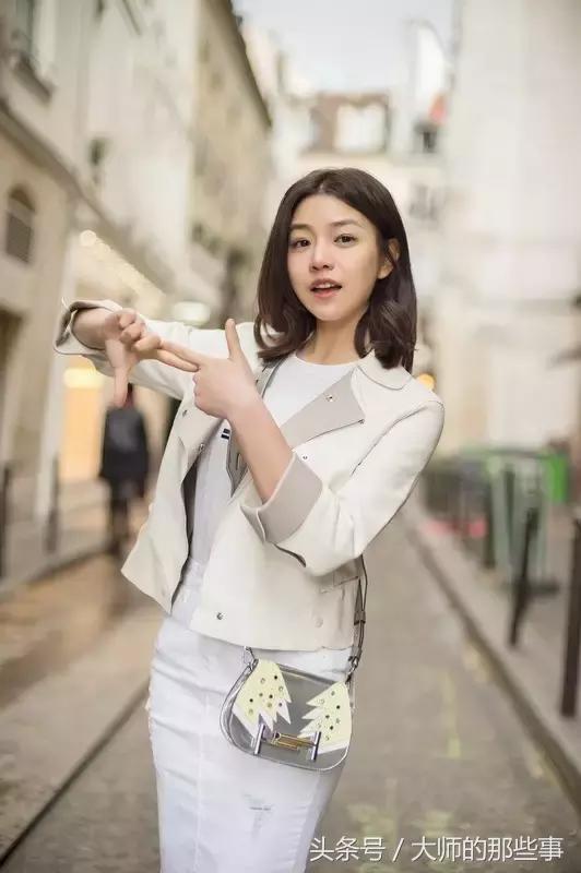 王菲复出后背的第一只包居然是它？