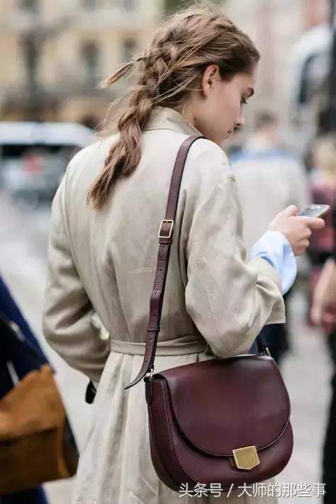 王菲复出后背的第一只包居然是它？