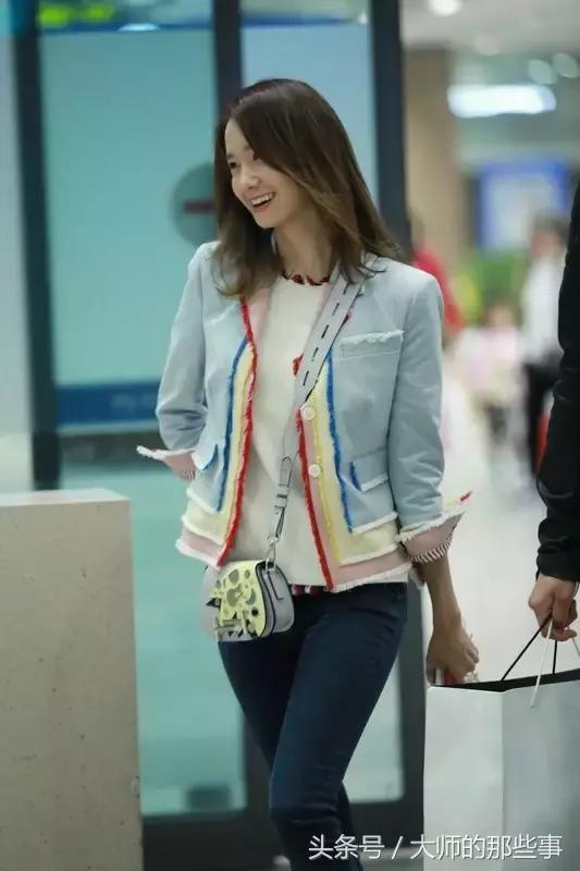 王菲复出后背的第一只包居然是它？