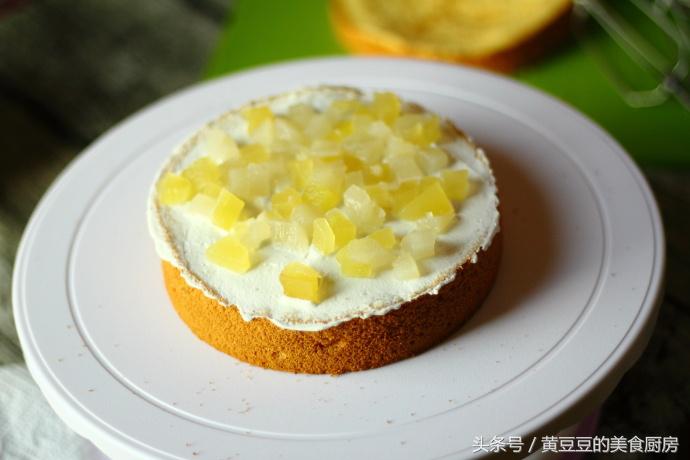 自己制作生日蛋糕最简单的方法,简单的自制生日蛋糕的做法