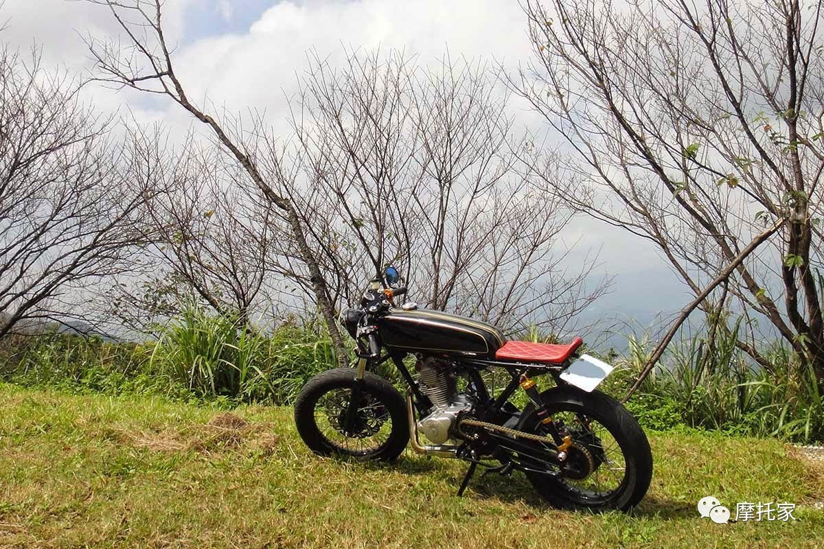 豪华三阳野狼125摩托车,复古摩托车野狼125