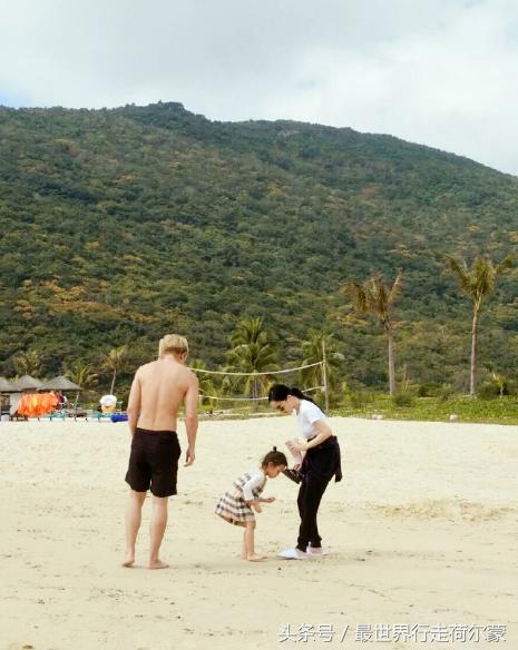 贾乃亮带甜馨游公园,爸爸回来了贾乃亮甜馨三亚