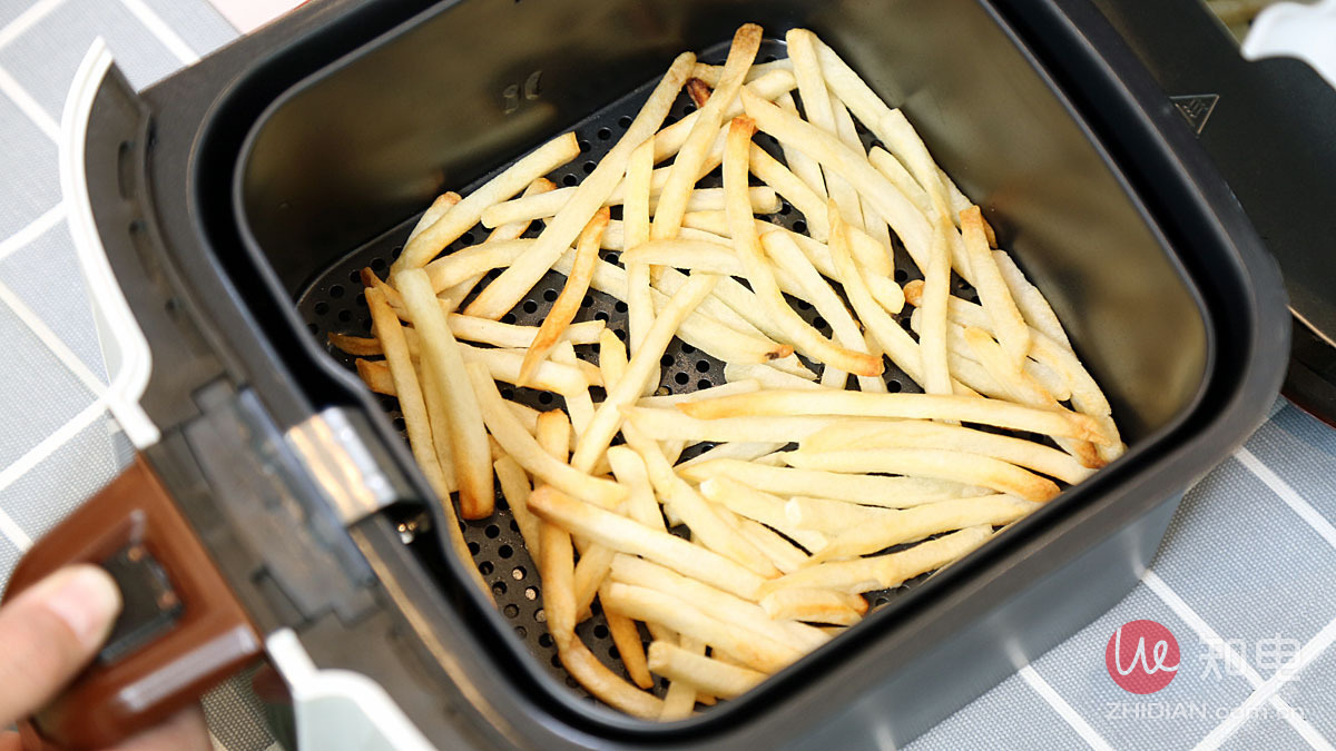 SKG4627空气炸锅评测：在家就能做出美味鸡翅！