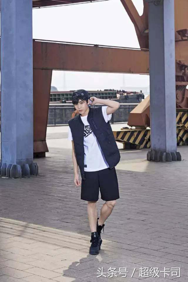 侯明昊像一个男演员,侯明昊演员的诞生唱歌