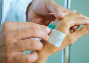 孩子拉肚子脱水嗜睡浑身软怎么办,拉肚子脱水了一天没有小便正常吗