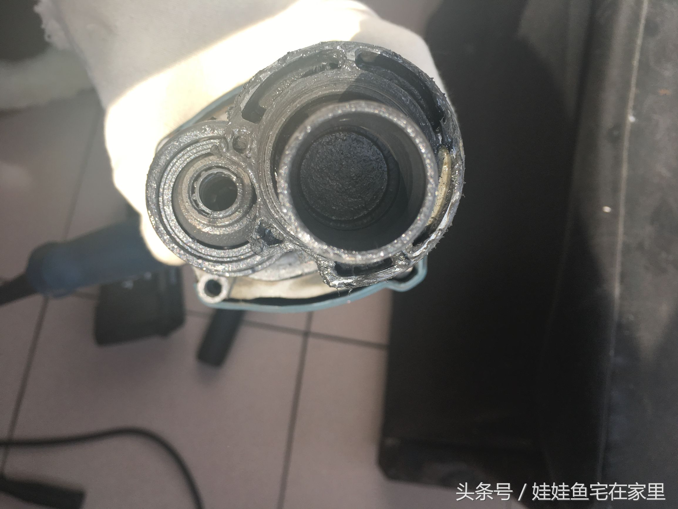 高仿博世轻型电锤全部拆解视频,正品博世电锤28d与高仿区别图片