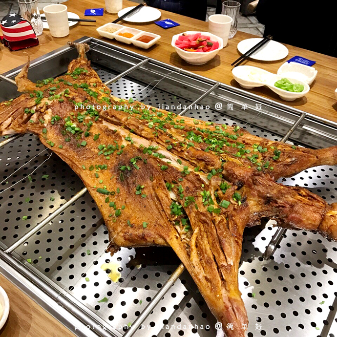 原来最正宗的烤全羊是这样做的,烤全羊出炉前10分钟都经历些什么