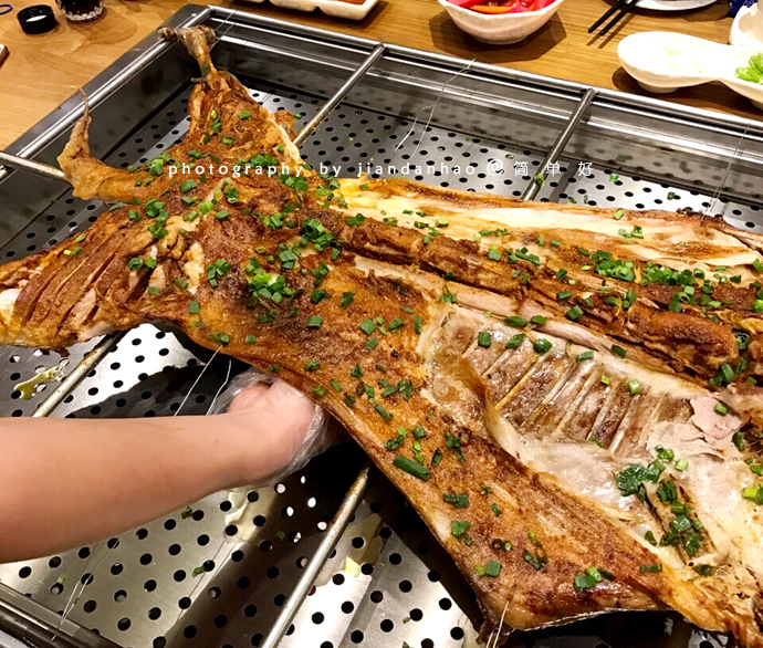 原来最正宗的烤全羊是这样做的,烤全羊出炉前10分钟都经历些什么