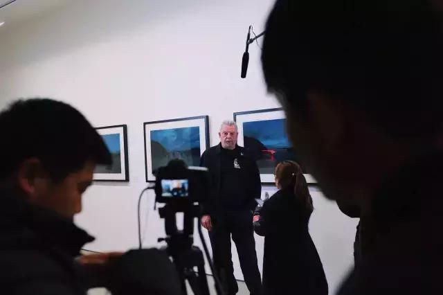 来自艺术的回响：须有作为