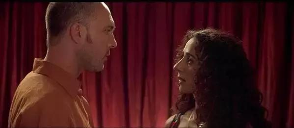 这部影片告诉你什么叫做不离不弃至死不休的爱！