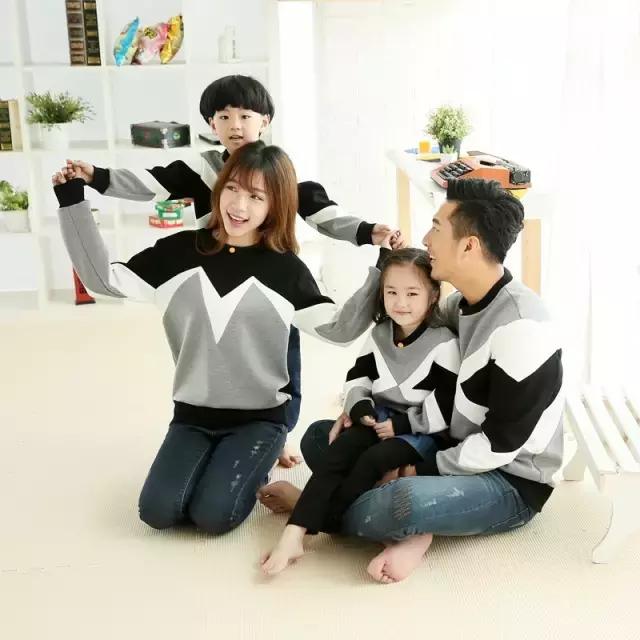 穿亲子装陪孩子一起成长,爸妈和孩子的亲子装