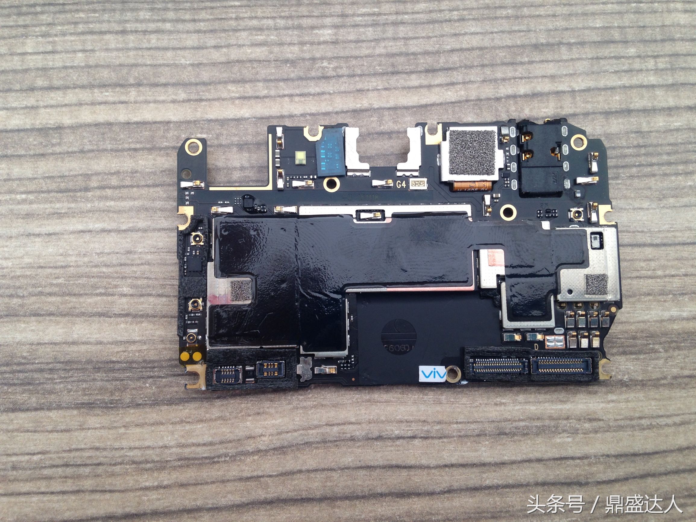 如何拆手机后盖vivox6a,拆vivox6d手机壳