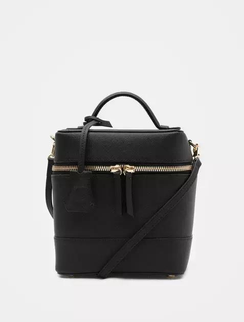 鬼怪剧终，那些美貌的包包却让女王完全停不下来种草