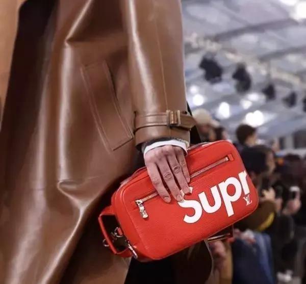 lv x supreme联名红色卫衣 (lv和supreme联名牛仔外套)