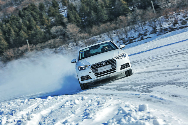 奥迪a4lcvt变速箱试驾视频,22款奥迪a4l豪华动感型试驾