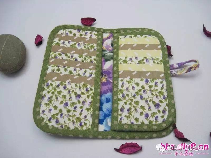 「百合幽兰」一款今年最流行草木绿色超多卡位的钱包教程，你来不来学？