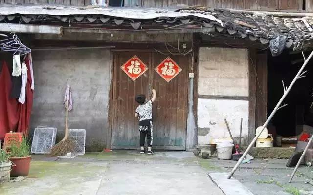 如果需要助困、助医，助学，亲青筹平台来帮助你