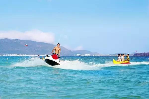 「资讯」亚龙湾红树林荣获2016中国旅游饭店业优秀企业称号，荣膺携程网年度多项大奖！