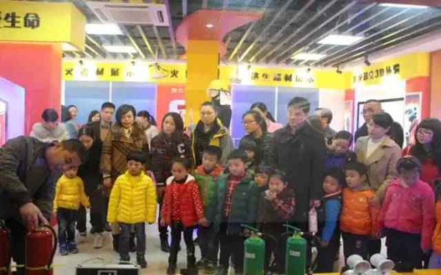 如果需要助困、助医，助学，亲青筹平台来帮助你