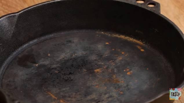 铁锅生锈怎么办如何防止铁锅生锈,铸铁锅与生铁锅哪个爱生锈