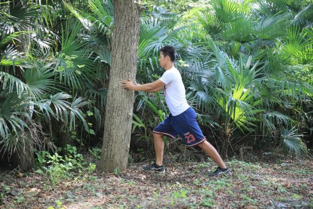 跑后正确拉伸动作教程避免粗腿,如何短跑后拉伸