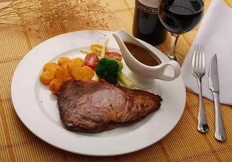 小牛排变身网红“牛排杯”/走红后是否难逃“昙花一现”魔咒？