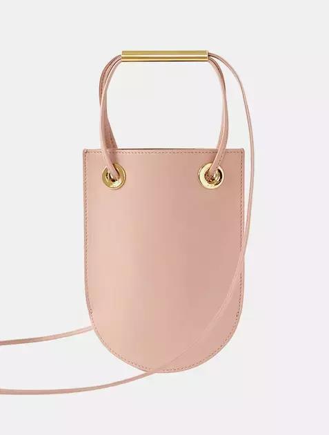 鬼怪剧终，那些美貌的包包却让女王完全停不下来种草