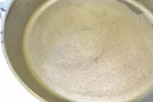 铁锅生锈怎么办如何防止铁锅生锈,铸铁锅与生铁锅哪个爱生锈