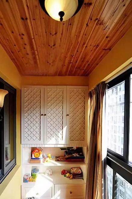 阳台木格栅吊顶怎么收边,阳台木吊顶