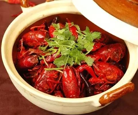 好看得不像实力派的虾贝勒，春晚和您聊聊小龙虾