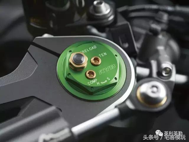 川崎kawasaki摩托车拼装,田宫川崎h2模型拼装过程