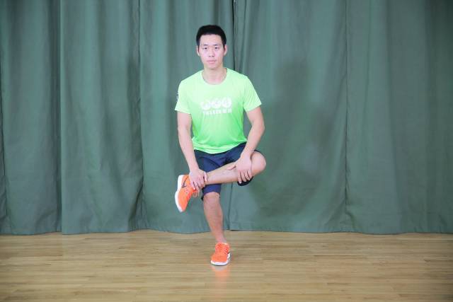 跑后正确拉伸动作教程避免粗腿,如何短跑后拉伸