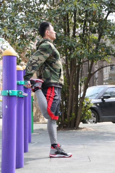 跑后正确拉伸动作教程避免粗腿,如何短跑后拉伸