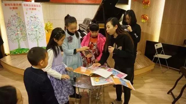 “为爱而生，让成长更健康”——72变智能硬件体验活动圆满成功