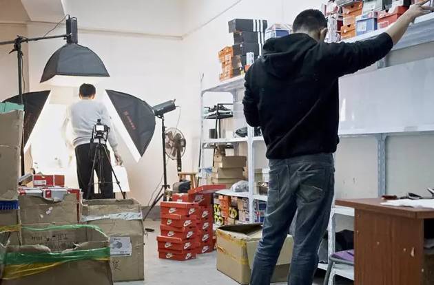 深度探访带你揭秘最nb的莆田鞋,莆田nb鞋和正品的脚感