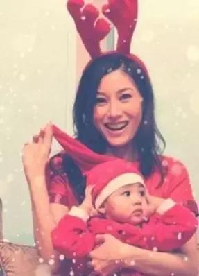 Baby顺产生子，网友赞“勇敢”！顺产真的比剖腹产好吗？