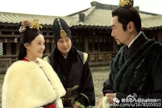 因为一件外套发生争执,杨幂又做了一件让网友生气的事