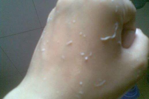 为什么去角质会搓出泥,去角质搓出来的是泥吗