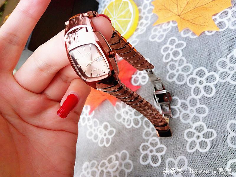 钨金双日历女表,钨钢防水简约女表