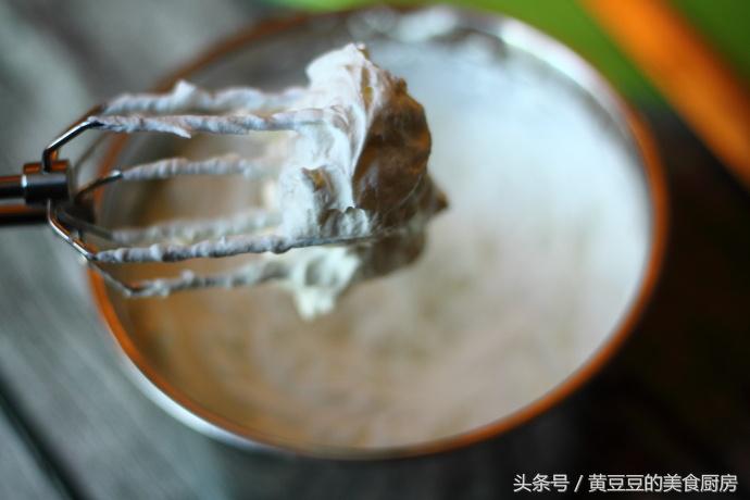 自己制作生日蛋糕最简单的方法,简单的自制生日蛋糕的做法