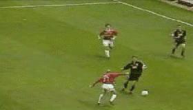 小罗是球王吗,小罗是巴萨的队长吗