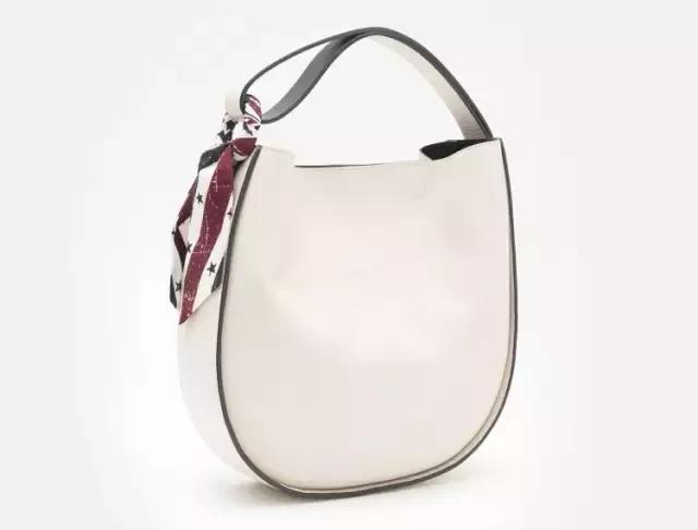 鬼怪剧终，那些美貌的包包却让女王完全停不下来种草