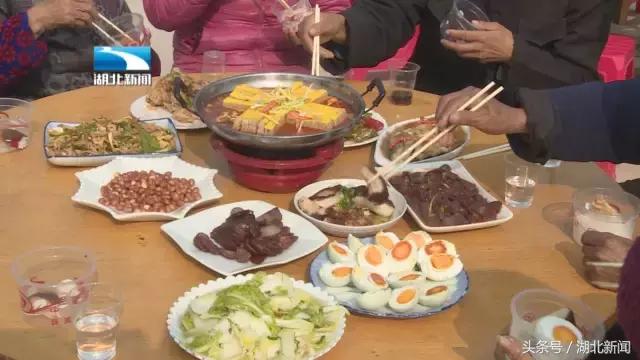 讲个故事：炸皮子肉还剩那么多，那肯定是个好年！